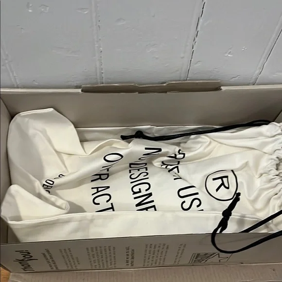 Golden Goose Black and White Sneakers - Picture 3 of 7